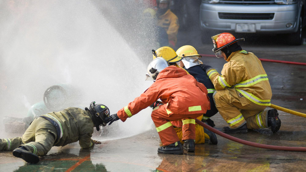 Des agents de sécurité incendie formés